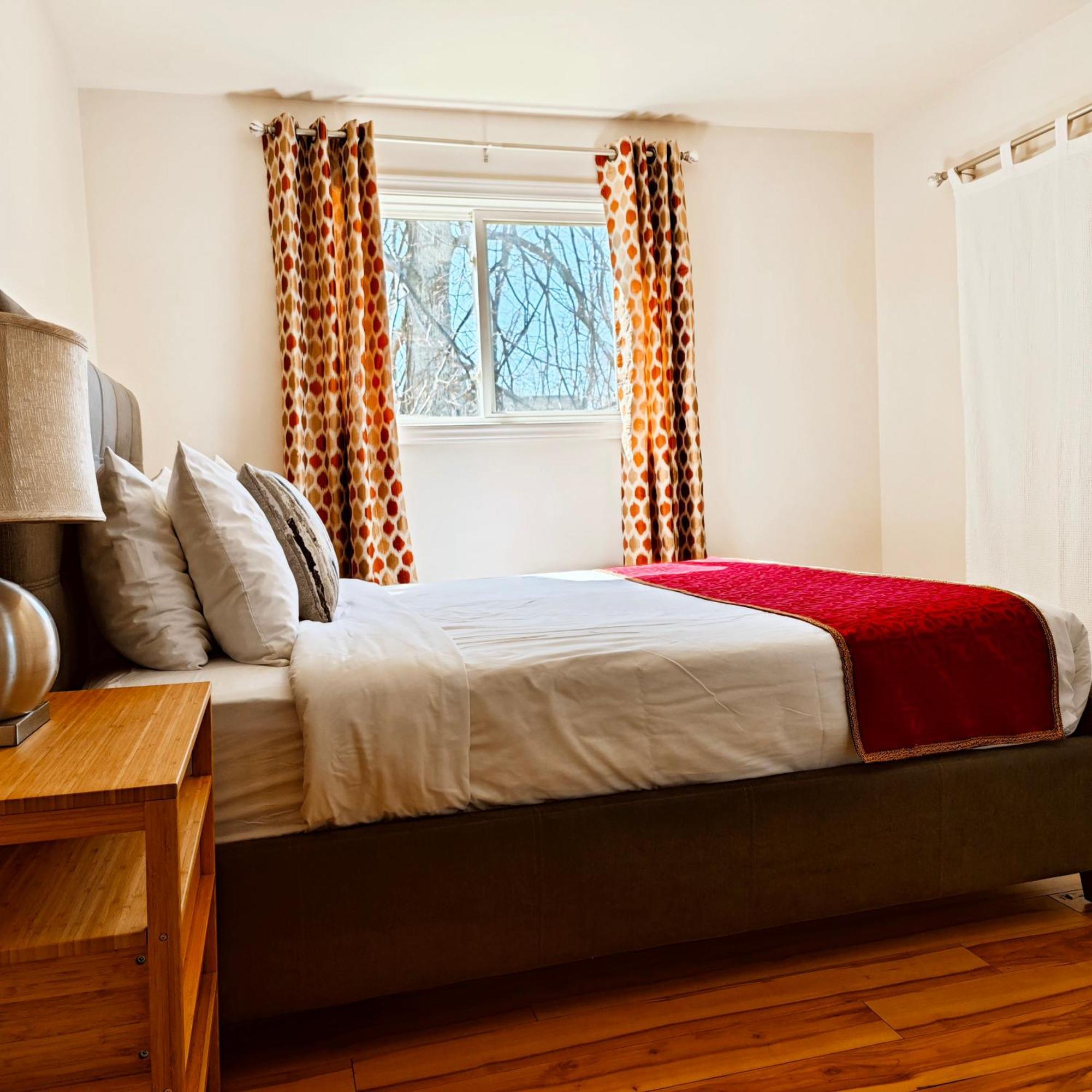 Andy'S Blue House Bed & Breakfast Charlottetown Exterior photo